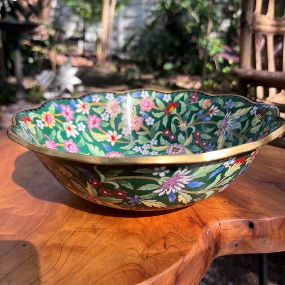 Large! Vintage Floral Green Floral Cloisonné Bowl like new!
